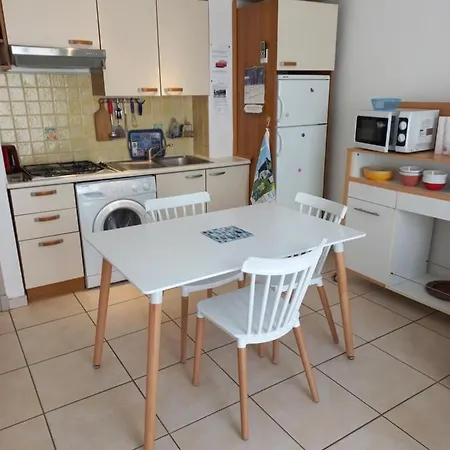 Apartment Vue Laterale Mer, 1 , Wifi, Climatisation, Parking Securise Couvert Canet-en-Roussillon