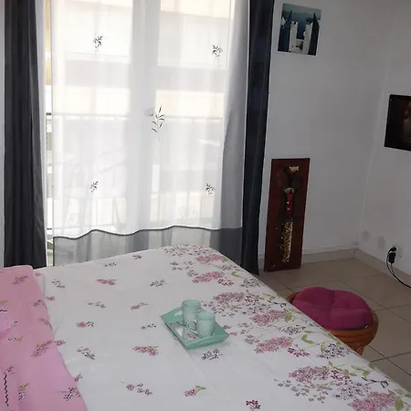 Vue Laterale Mer, 1 , Wifi, Climatisation, Parking Securise Couvert *