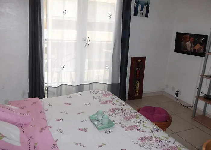 Vue Laterale Mer, 1 , Wifi, Climatisation, Parking Securise Couvert *